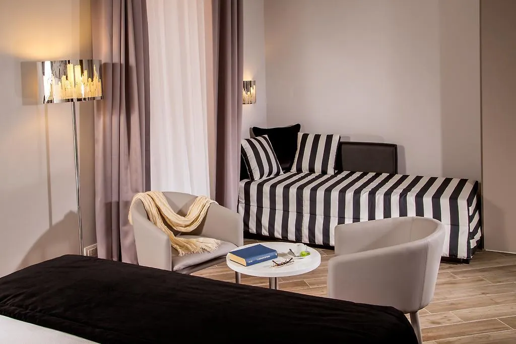 *** בית הארחה רומא Frattina Rooms איטליה